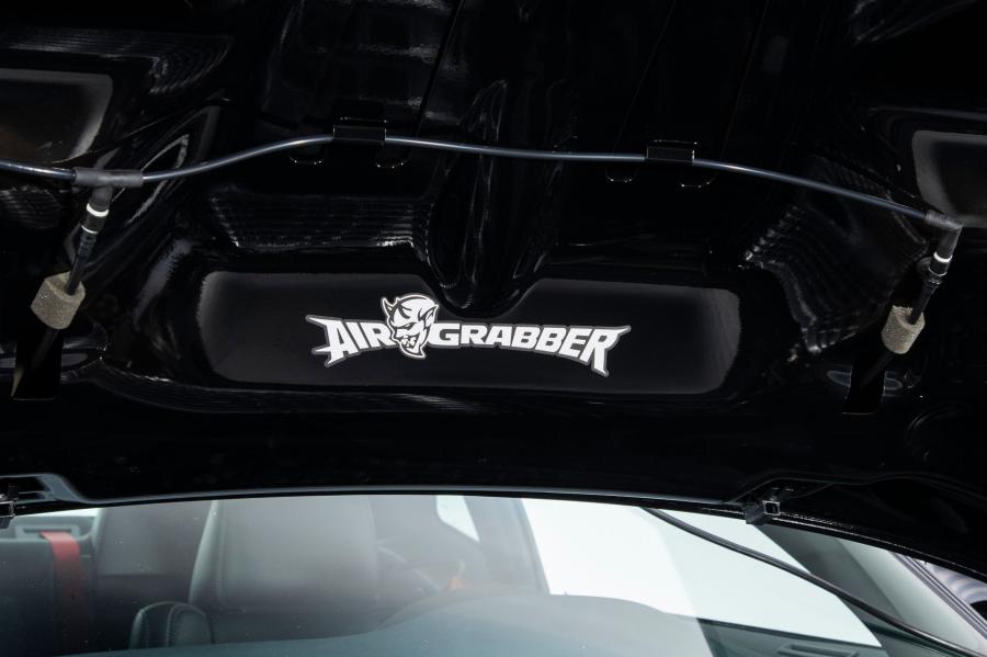 Моторный отсек Dodge Challenger SRT Demon (LC, 0945 of 3300) 2018 года  (фото 40 из 109)